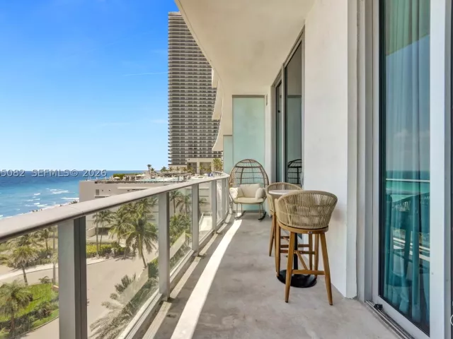 1-bedroom condo for sale in Hollywood - 4111 S Ocean Dr 603 - MondialRealty