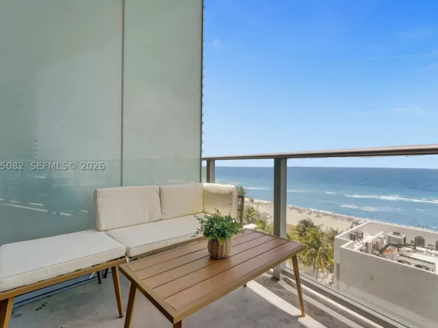 1-bedroom condo for sale in Hollywood - 4111 S Ocean Dr 603 - MondialRealty