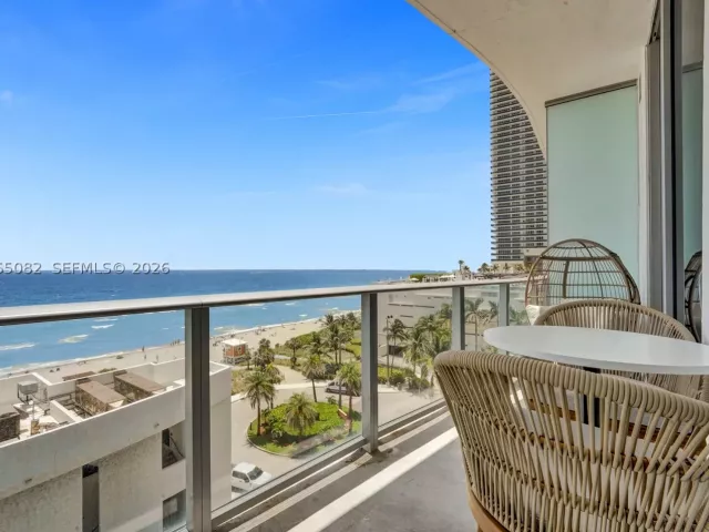 1-bedroom condo for sale in Hollywood - 4111 S Ocean Dr 603 - MondialRealty