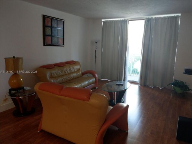 Apartment for rent  Unit #210 - photo 7466848