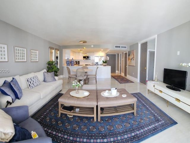 Apartment for rent  Unit #905 - photo 7428392