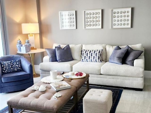 Apartment for rent  Unit #905 - photo 7428394