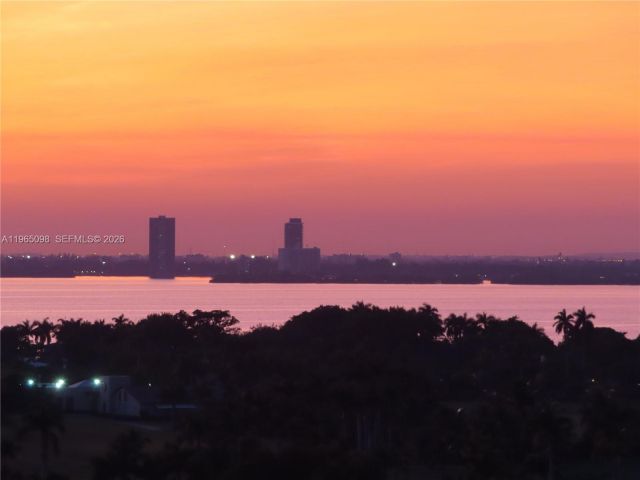 Apartment for rent  Unit #905 - photo 7428404