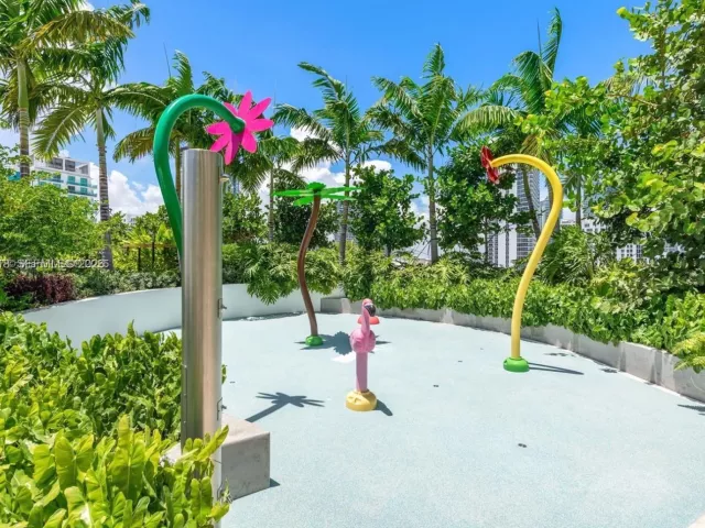 3-bedroom condo for rent in Miami - 700 NE 24th Street 2305 - MondialRealty