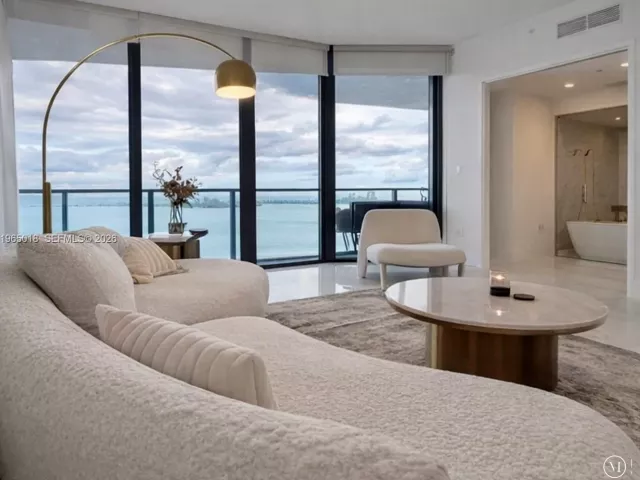 3-bedroom condo for rent in Miami - 700 NE 24th Street 2305 - MondialRealty