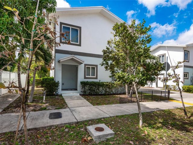 Home for sale at 507 NW 8th Ave #1 - photo 7482928