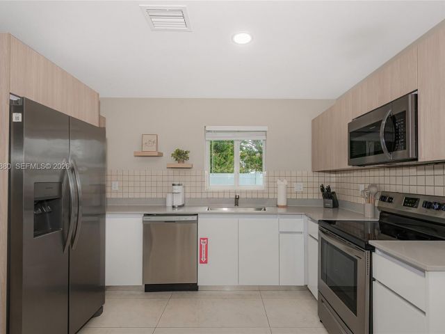 Home for sale at 507 NW 8th Ave #1 - photo 7482936