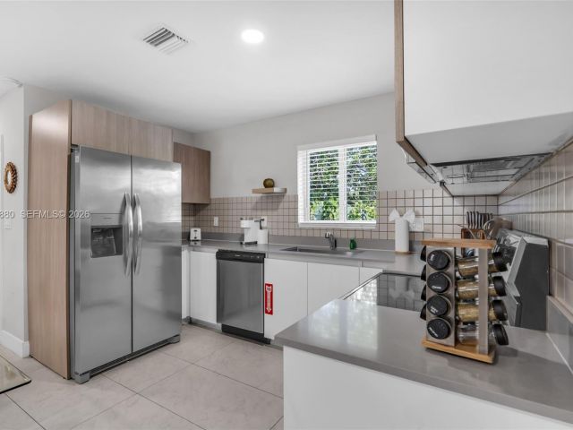 Home for sale at 507 NW 8th Ave #1 - photo 7482939