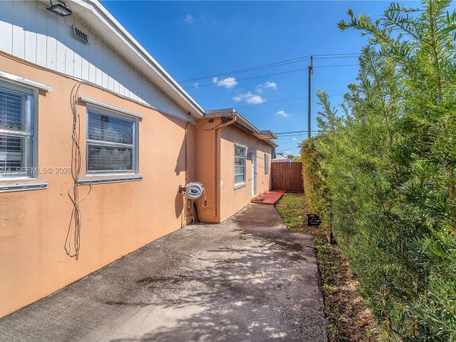 Home for sale at 3235 SW 93rd Ct - photo 7464481