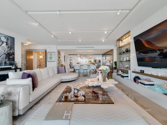 Apartment for sale  Unit #1706 - photo 7428338