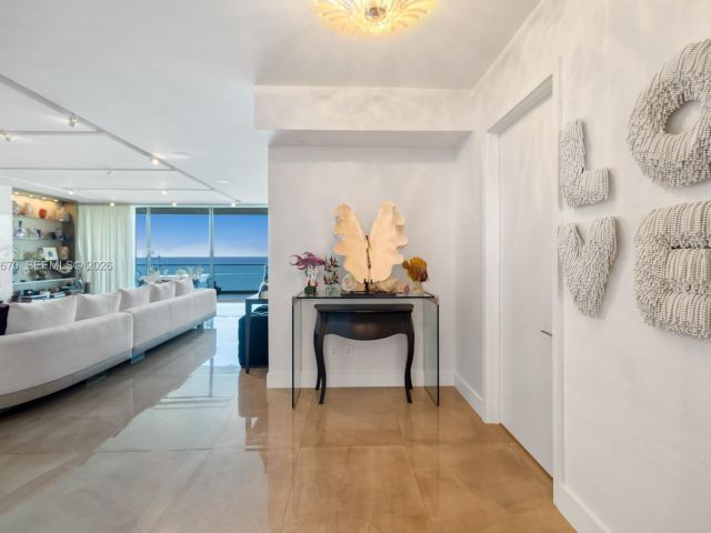 Apartment for sale  Unit #1706 - photo 7428339