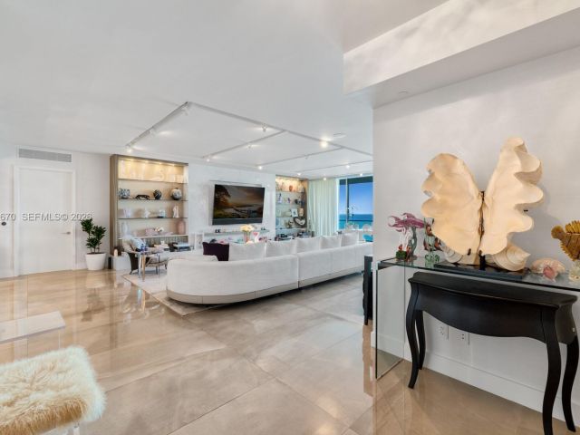 Apartment for sale  Unit #1706 - photo 7428340