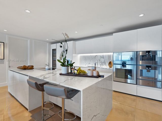 Apartment for sale  Unit #1706 - photo 7428343