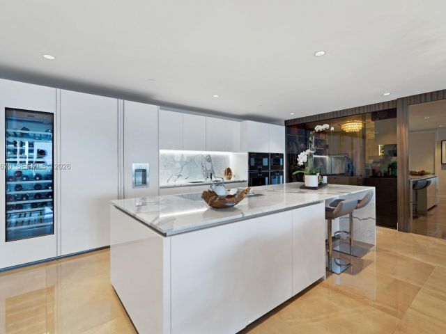 Apartment for sale  Unit #1706 - photo 7428344