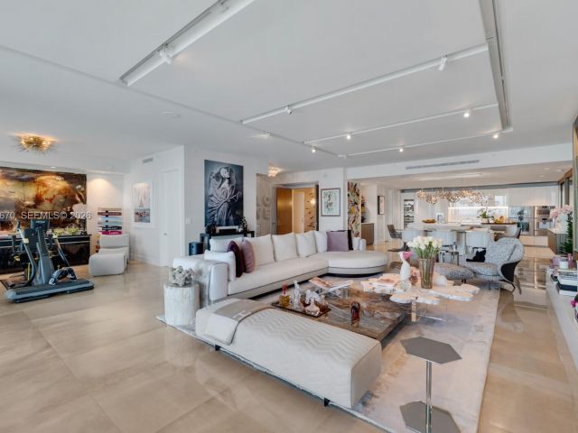 Apartment for sale  Unit #1706 - photo 7428347