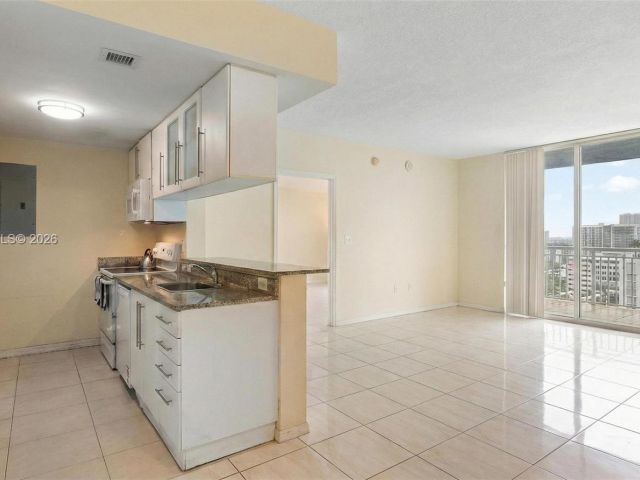 Apartment for sale  Unit #1510 - photo 7429357