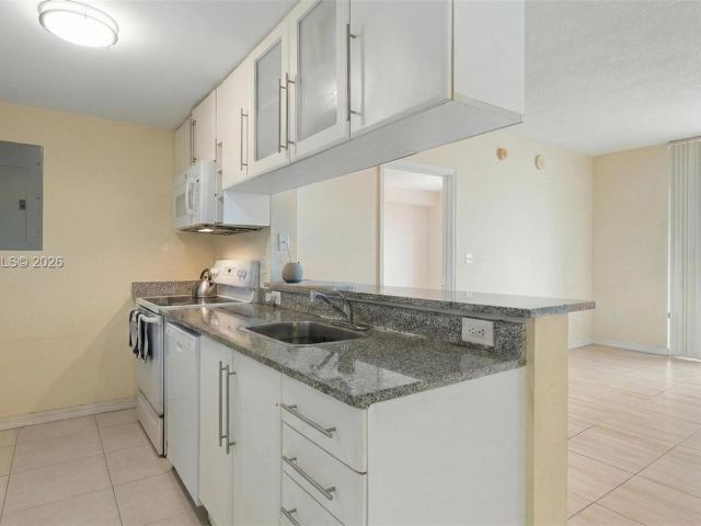 Apartment for sale  Unit #1510 - photo 7429361