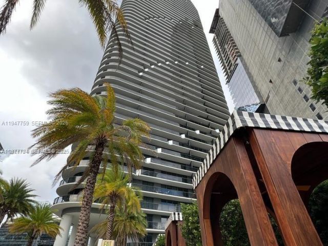 Apartment for rent  Unit #1804 - photo 7429424