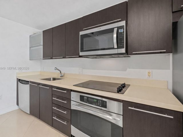 Apartment for sale  Unit #1608 - photo 7476552