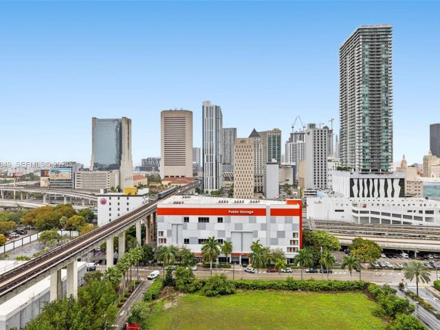 Apartment for sale  Unit #1608 - photo 7476558