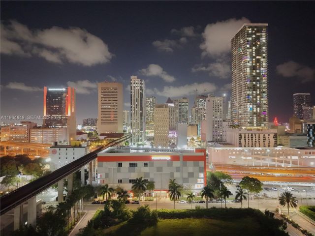 Apartment for sale  Unit #1608 - photo 7476559