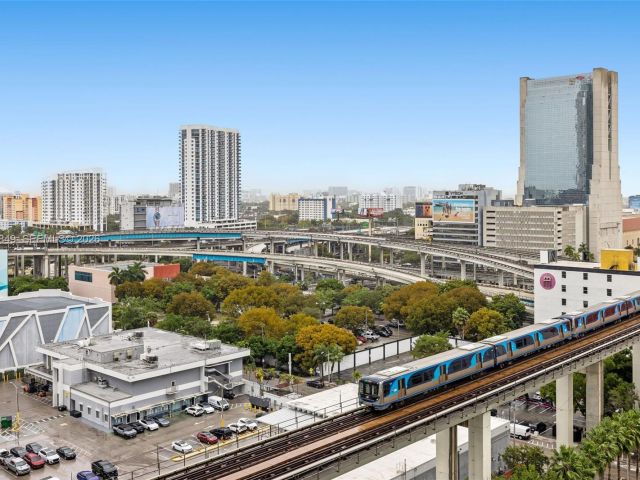 Apartment for sale  Unit #1608 - photo 7476560