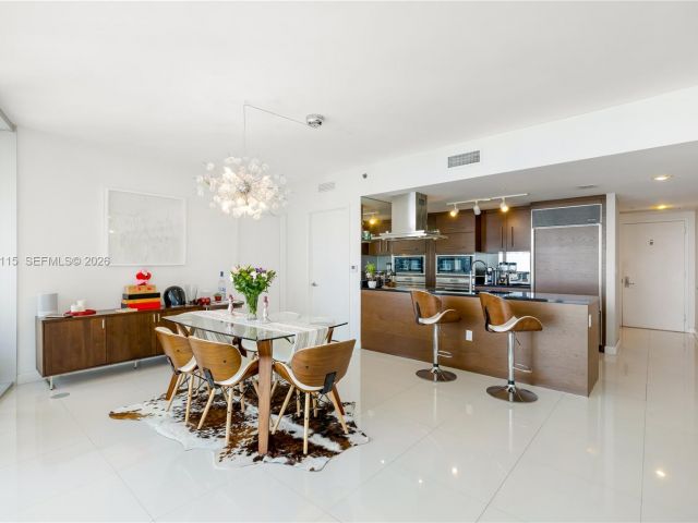 Apartment for rent  Unit #4704 - photo 7429122