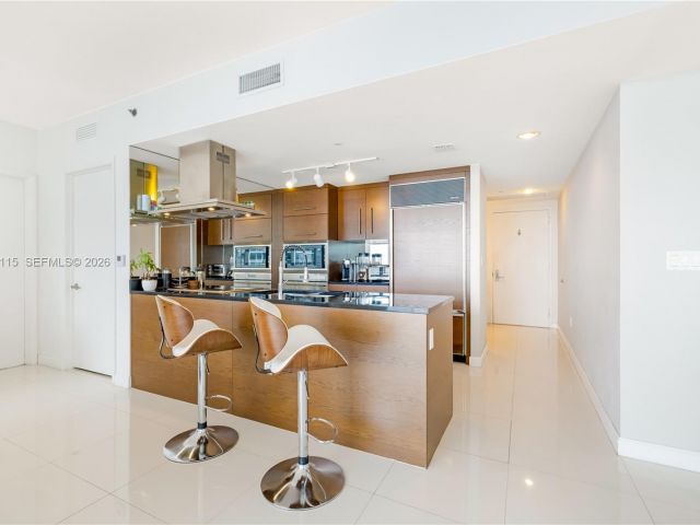 Apartment for rent  Unit #4704 - photo 7429135