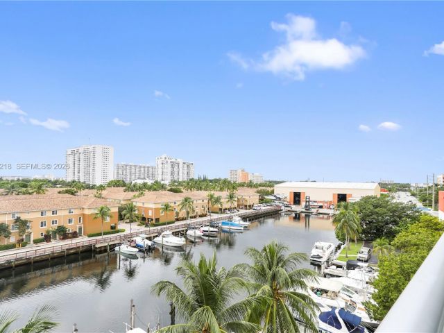 Apartment for rent  Unit #404 - photo 7430527