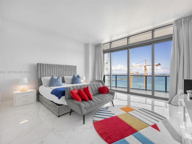 Apartment for sale  Unit #4002 - photo 7493226