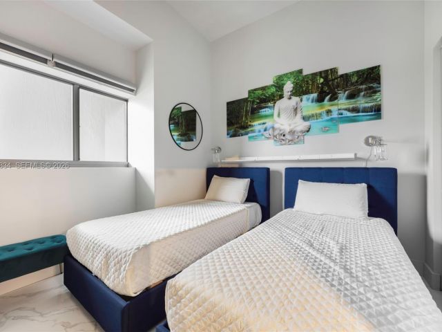 Apartment for sale  Unit #4002 - photo 7493228