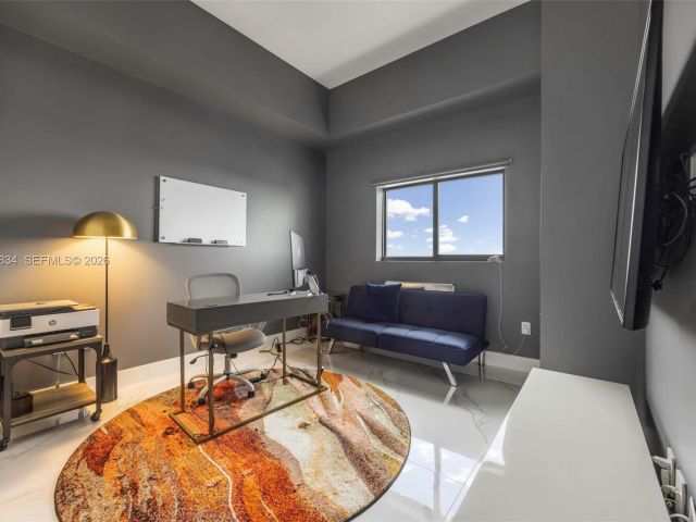 Apartment for sale  Unit #4002 - photo 7493229