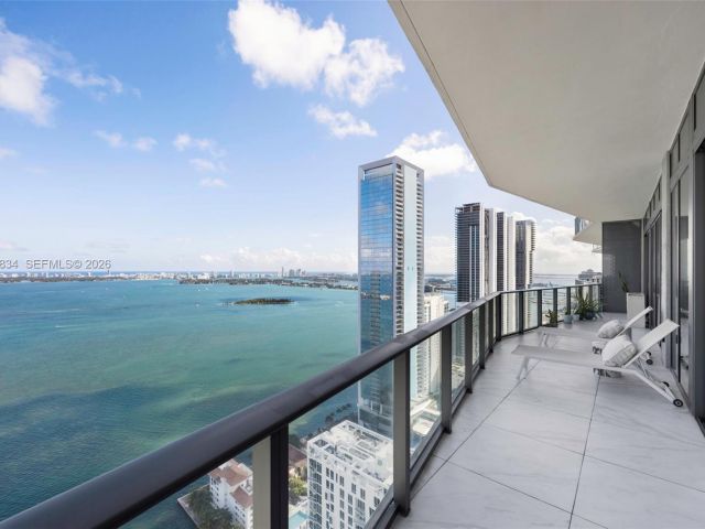 Apartment for sale  Unit #4002 - photo 7493231