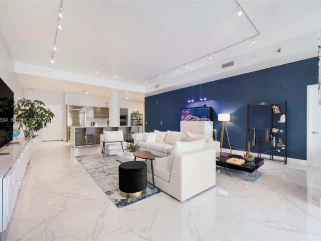 Apartment for sale  Unit #4002 - photo 7493233