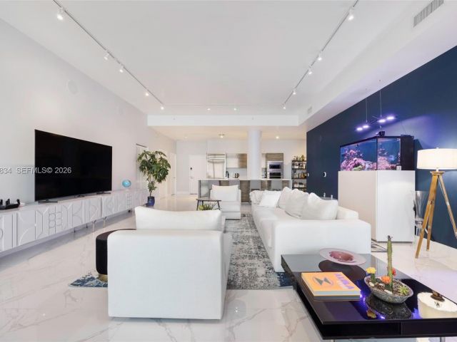 Apartment for sale  Unit #4002 - photo 7493236