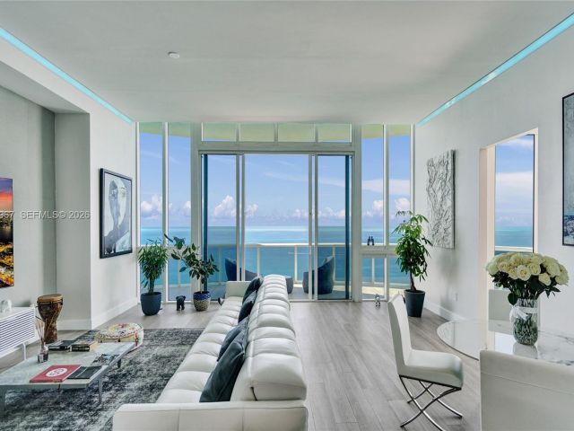 Apartment for sale  Unit #4301 - photo 7519265