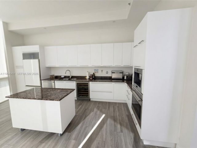 Apartment for sale  Unit #4301 - photo 7519267