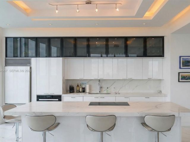 Apartment for sale  Unit #4301 - photo 7519269