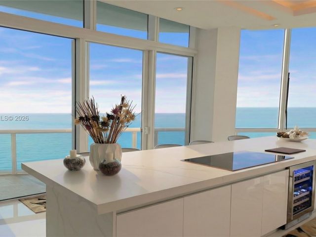 Apartment for sale  Unit #4301 - photo 7519271