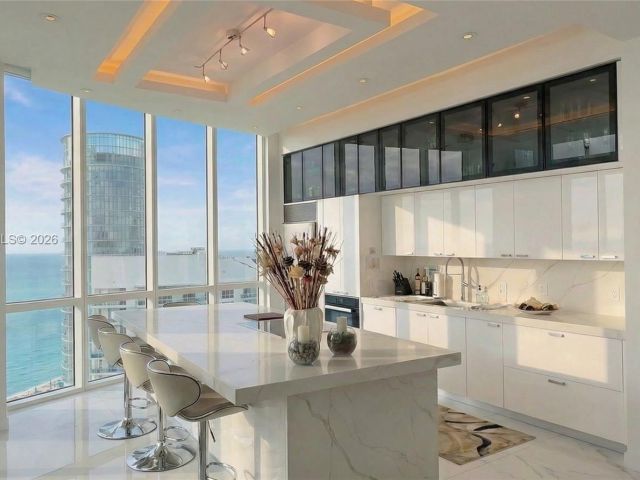 Apartment for sale  Unit #4301 - photo 7519274