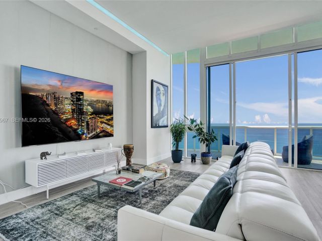 Apartment for sale  Unit #4301 - photo 7519277