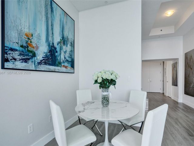 Apartment for sale  Unit #4301 - photo 7519280