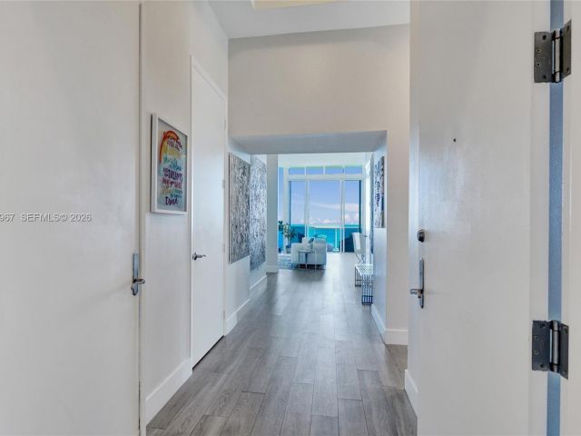 Apartment for sale  Unit #4301 - photo 7519282