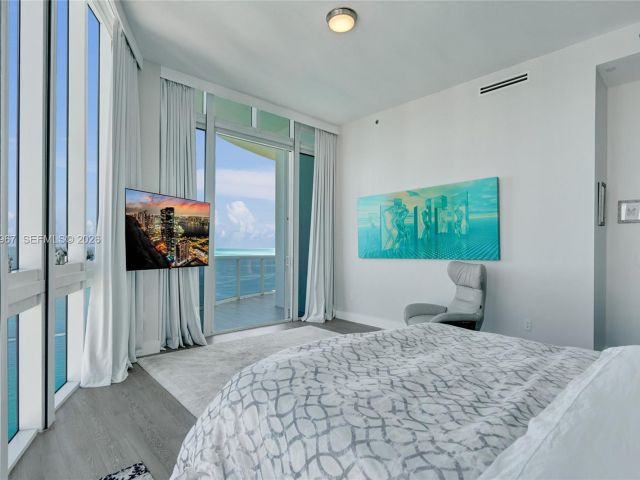 Apartment for sale  Unit #4301 - photo 7519283