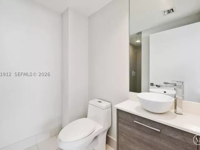 2-bedroom condo for sale in Miami - 650 NE 32nd St 2205 - MondialRealty