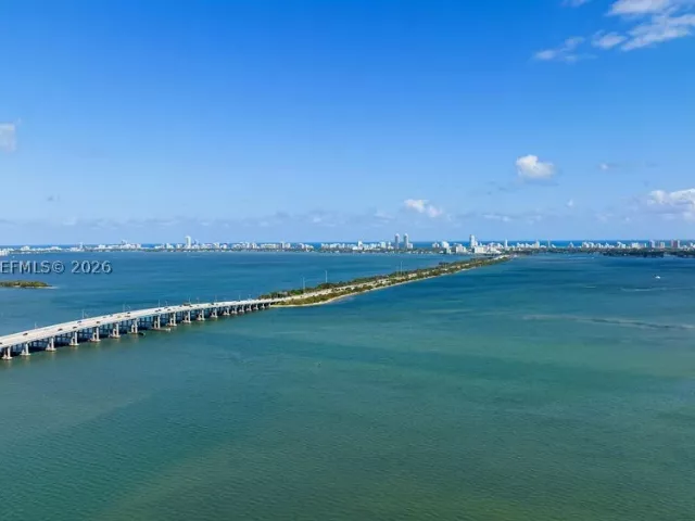 2-bedroom condo for sale in Miami - 650 NE 32nd St 2205 - MondialRealty