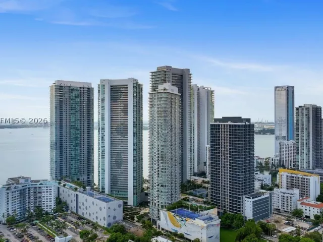 2-bedroom condo for sale in Miami - 650 NE 32nd St 2205 - MondialRealty