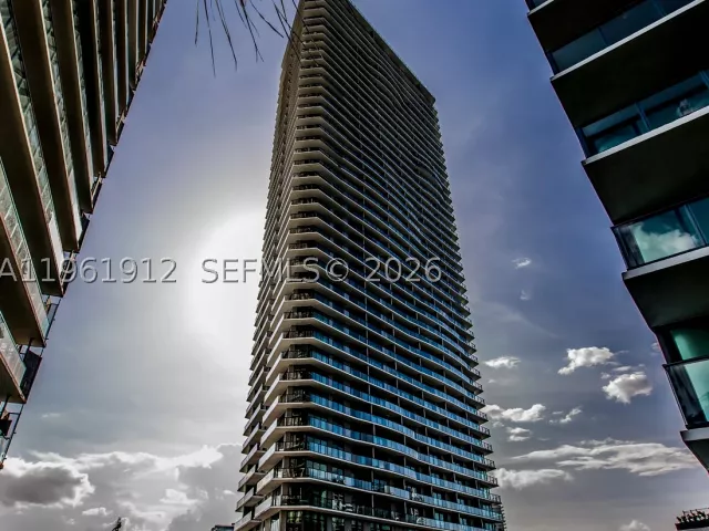 2-bedroom condo for sale in Miami - 650 NE 32nd St 2205 - MondialRealty