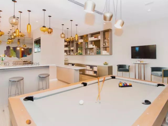 2-bedroom condo for sale in Miami - 650 NE 32nd St 2205 - MondialRealty