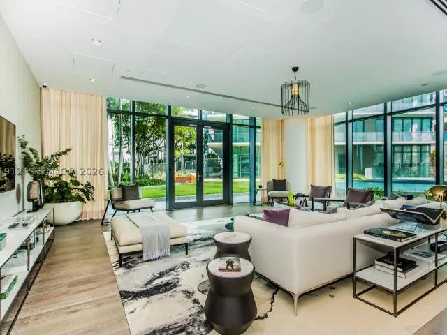 2-bedroom condo for sale in Miami - 650 NE 32nd St 2205 - MondialRealty